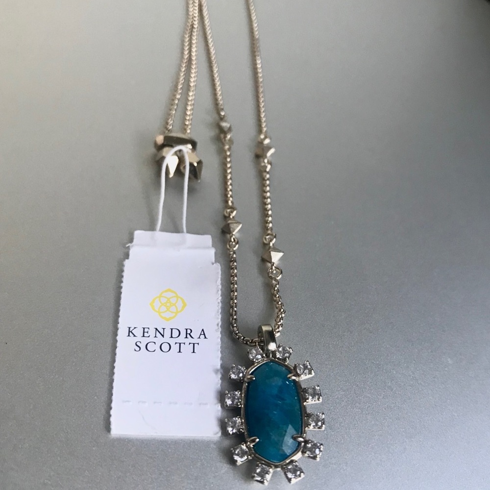 Kendra Scott necklace